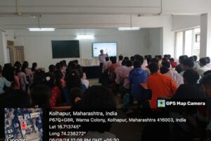 Our guest Prof. Mahajan Sir addressing the students