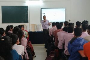 Our guest Prof. Mahajan Sir addressing the students